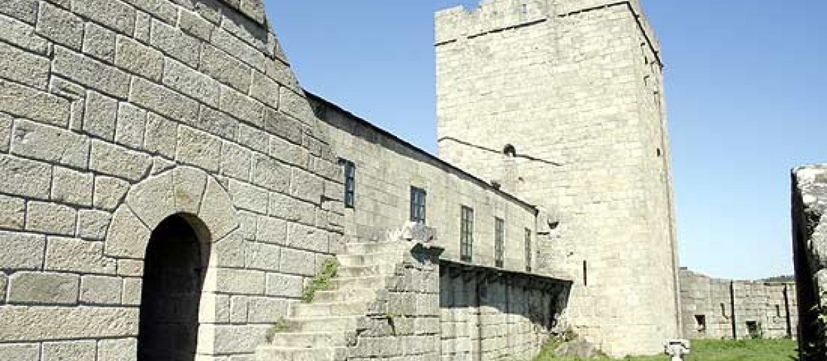 El castillo que vigila la Ribeira Sacra desde hace siete siglos: una fortaleza clave de la historia medieval gallega