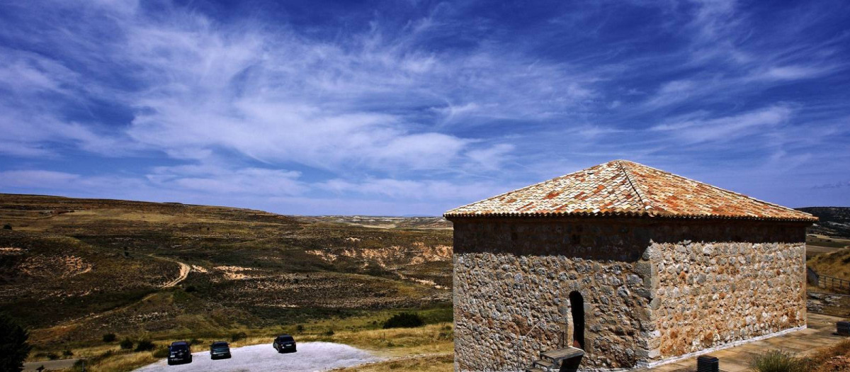 La solitaria ermita de San Baudelio de Berlanga (Soria)