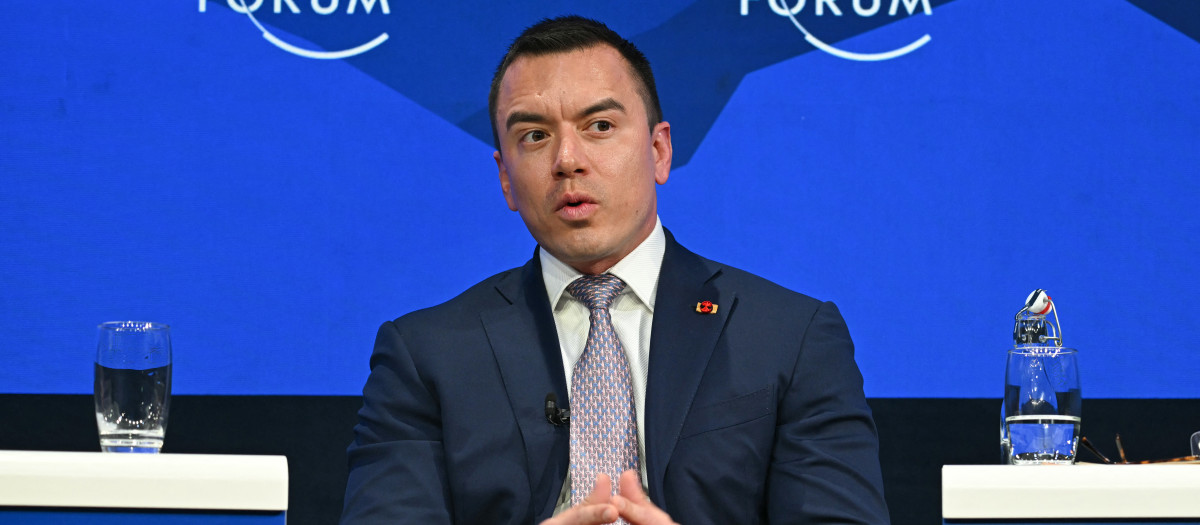El presidente de Ecuador, Daniel Noboa, habla durante la reunión anual del Foro Económico Mundial (FEM) en Davos