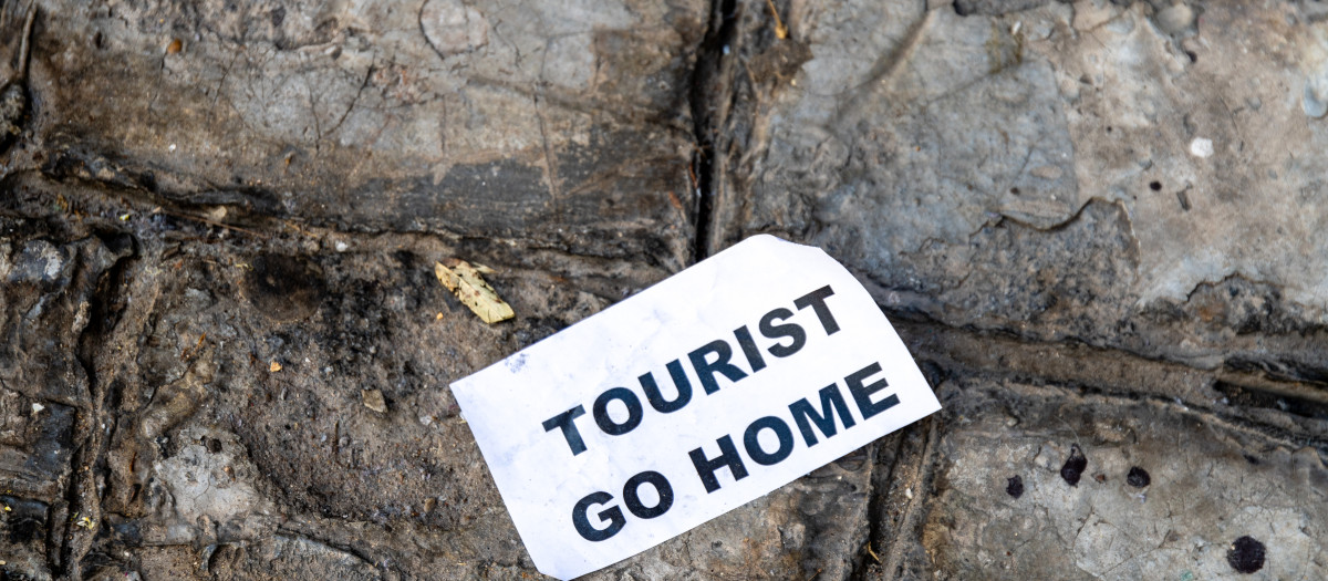 "Turista, vete a casa", el lema del movimiento antiturismo