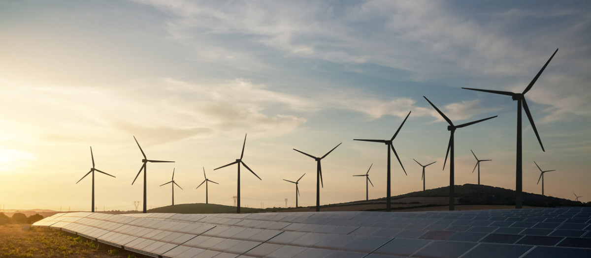 Paneles solares y aerogeneradores