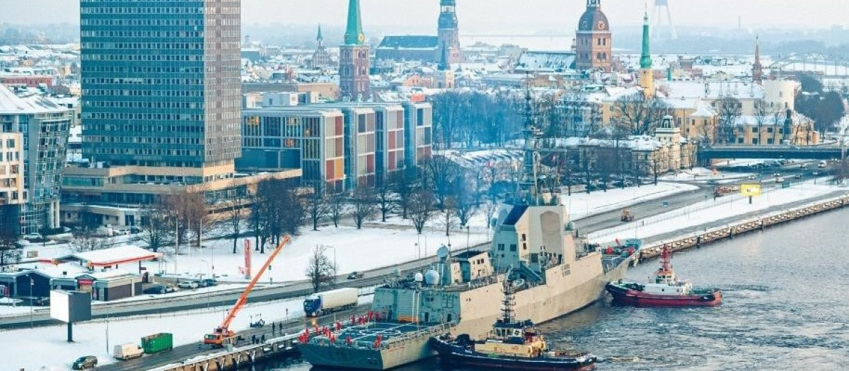 Atraque de la fragata Almirante Juan de Borbón (F-102) en Riga