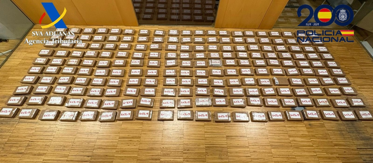 Droga intervenida en la Operación Monterrey, de la Policía Nacional y Vigilancia Aduanera, que permitió desarticular un grupo criminal que introdujo 200 kilos de cocaína por el puerto de Vigo. En total, hubo 8 detenido, 3 de ellos gallegos.

REMITIDA / HANDOUT por POLICÍA NACIONAL
Fotografía remitida a medios de comunicación exclusivamente para ilustrar la noticia a la que hace referencia la imagen, y citando la procedencia de la imagen en la firma
23/1/2026