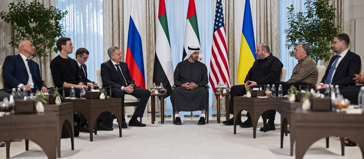 negociadores rusos, ucranianos y estadounidenses