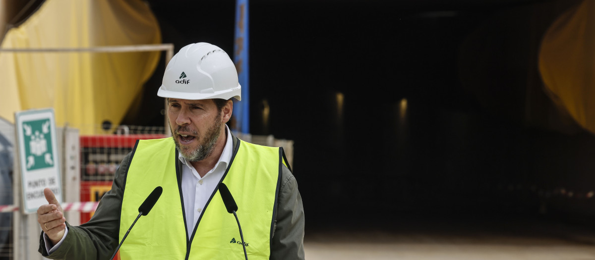 Imagen de archivo de Óscar Puente durante una visita a Valencia