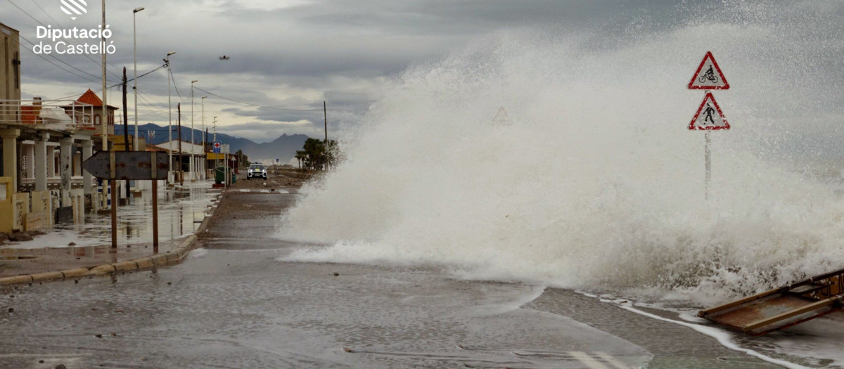 Imagen de la playa de Almazora tras la borrasca Harry, Castellón