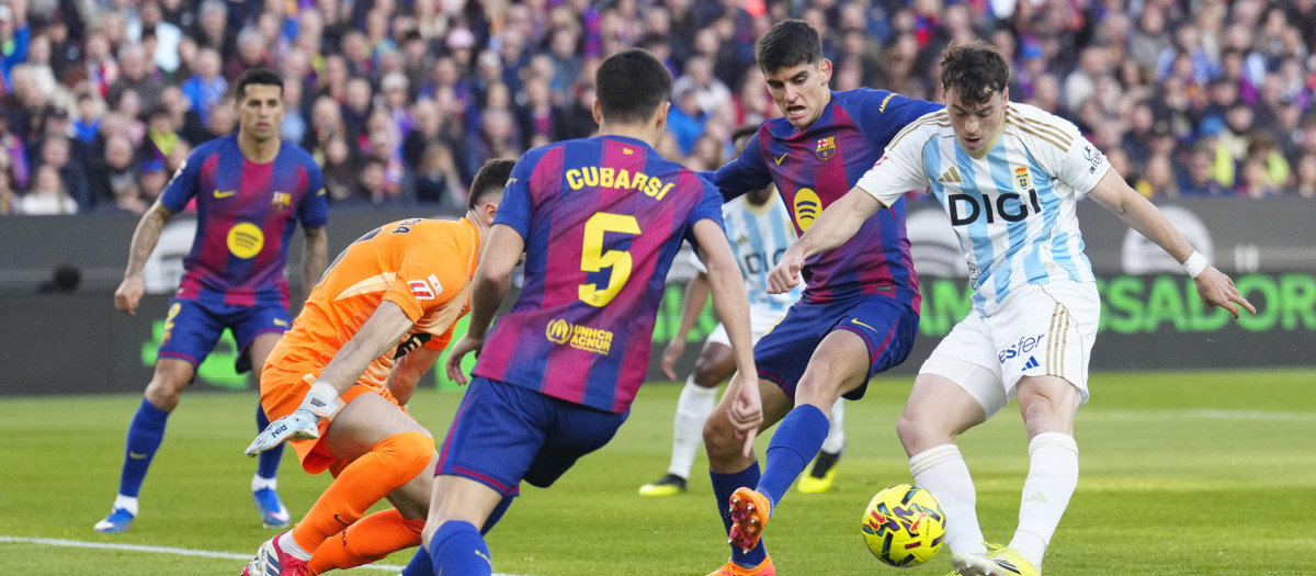 Partido entre el FC Barcelona y el Real Oviedo