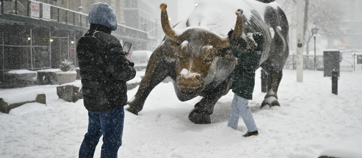 El temporal ha dejado calles y carreteras difícilmente practicables desde Texas, pasando por Oklahoma o Tennessee, hasta Pensilvania y Nueva York, debido a la cantidad de nieve y hielo