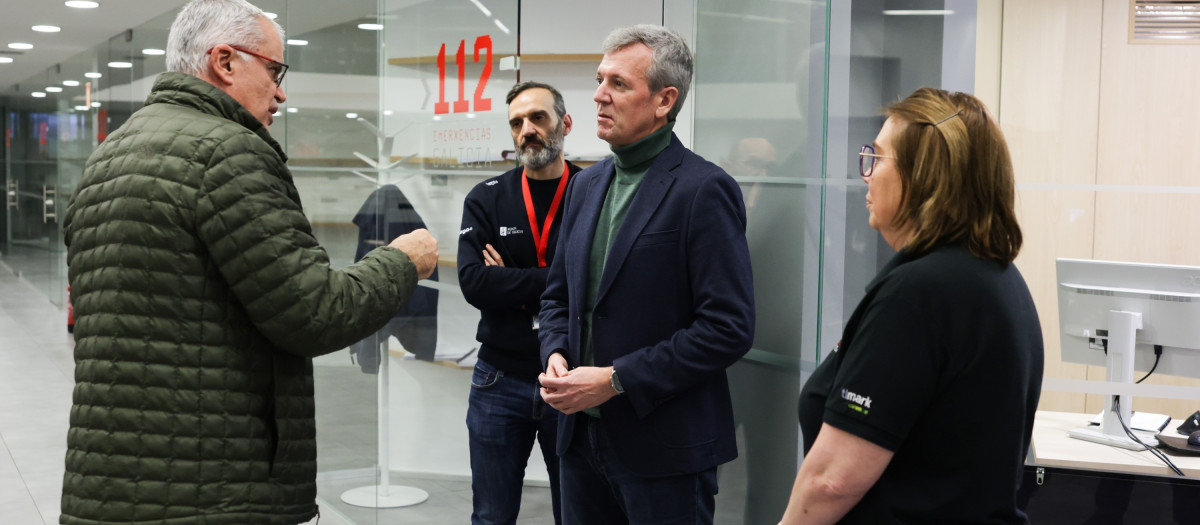 O presidente da Xunta, Alfonso Rueda, visita as instalacións do 112 donde se prepara o dispositivo de emerxencia de prevención ante o temporal das vindeiras horas. 112 (A Estrada), 25/01/26.