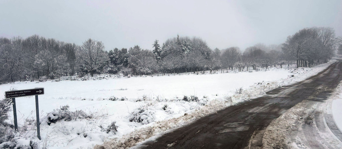 Carretera de acceso a Lubián y Hermisende, en Zamora