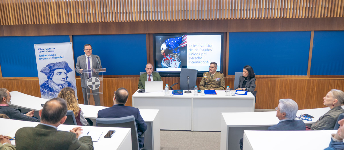 La colaboración entre el IEEE y la Universidad CEU Fernando III responde al objetivo común de fomentar espacios de reflexión académica rigurosa que contribuyan a una mejor comprensión de los principales desafíos de la política internacional y de la seguridad global