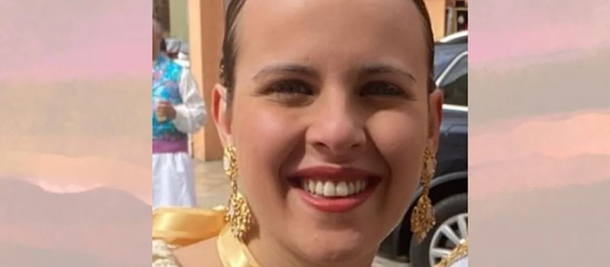 Imagen de archivo de Sara Vila vestida de fallera