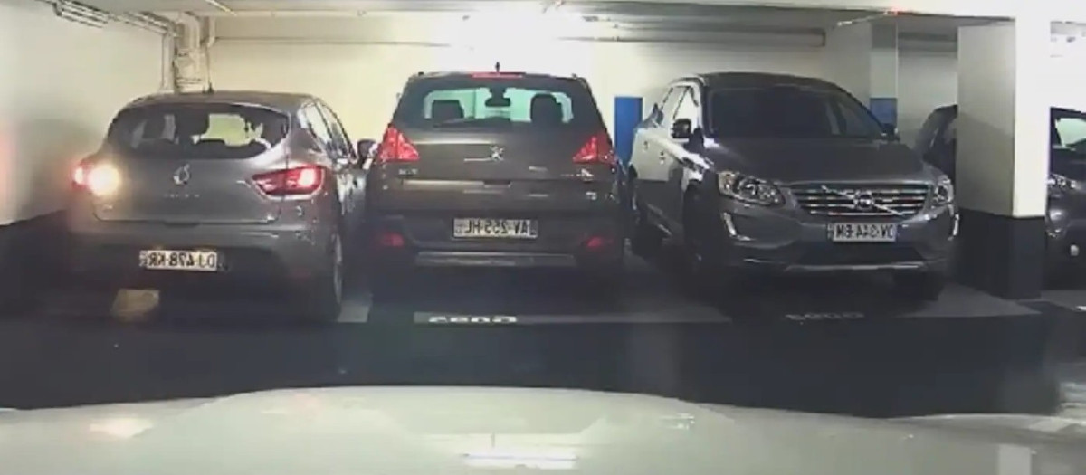 Tres coches no caben donde antes sí cabían