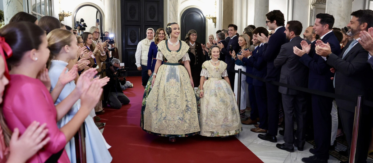 Imagen de las falleras mayores de Valencia 2026