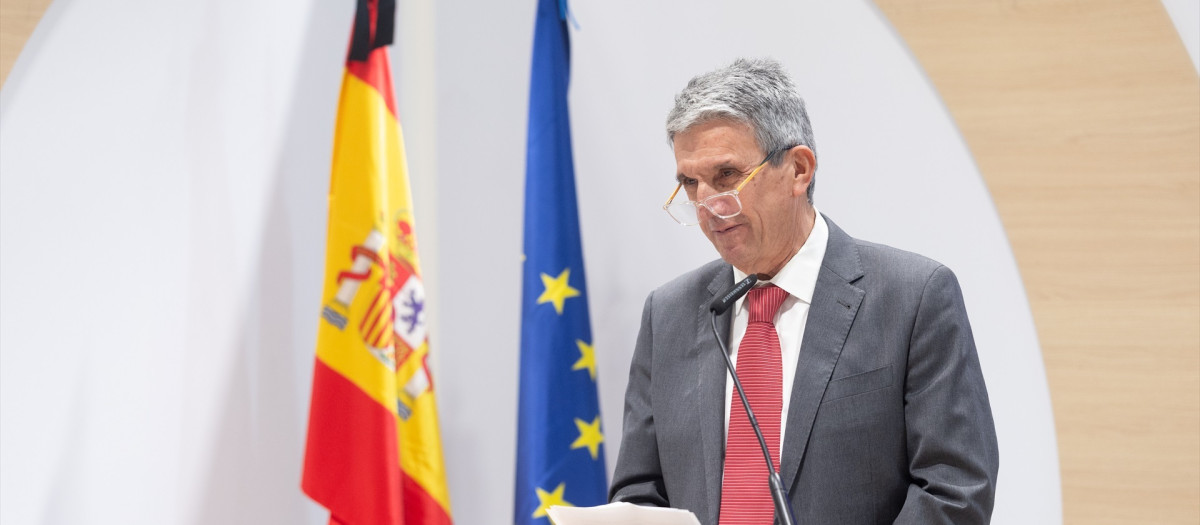 (Foto de ARCHIVO)
El delegado del Gobierno en Castilla-La Mancha, José Pablo Sabrido, interviene durante la presentación del VIII Centenario de la Catedral de Toledo en el estand de Turespaña en FITUR 2026, en IFEMA, a 22 de enero de 2026, en Madrid (España). La 46ª edición de la Feria Internacional del Turismo (FITUR), dedicada este año a México, arrancó ayer, 21 de enero, y durará hasta el próximo 25 de enero, marcada por la sucesión de cancelaciones de actividades tras la tragedia del accidente ferroviario en Adamuz (Córdoba).

Eduardo Parra / Europa Press
22 ENERO 2026;CATEDRAL;VIII CENTENARIO;
22/1/2026
