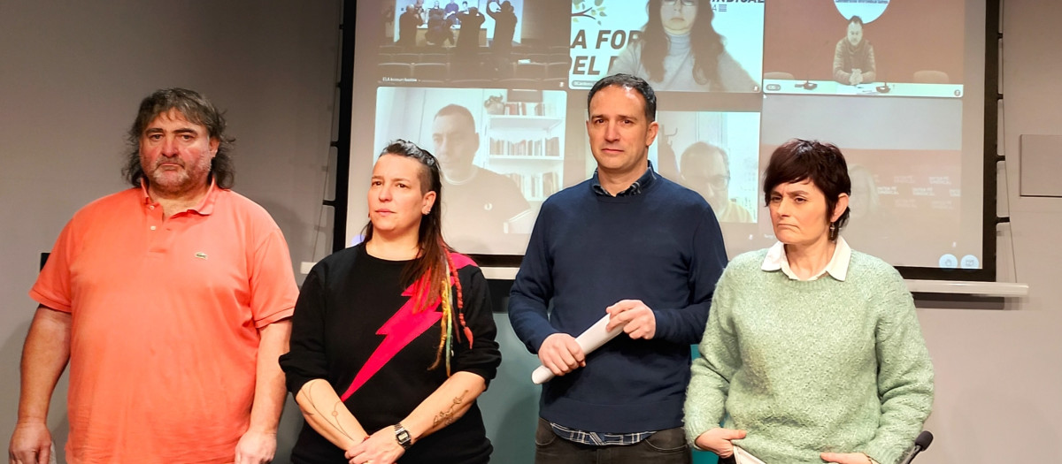 Unzalu Salterain (Etxalde), Haizea Arbide (Steilas), Mitxel Lakuntza (ELA) y Garbiñe Aranburu (LAB).