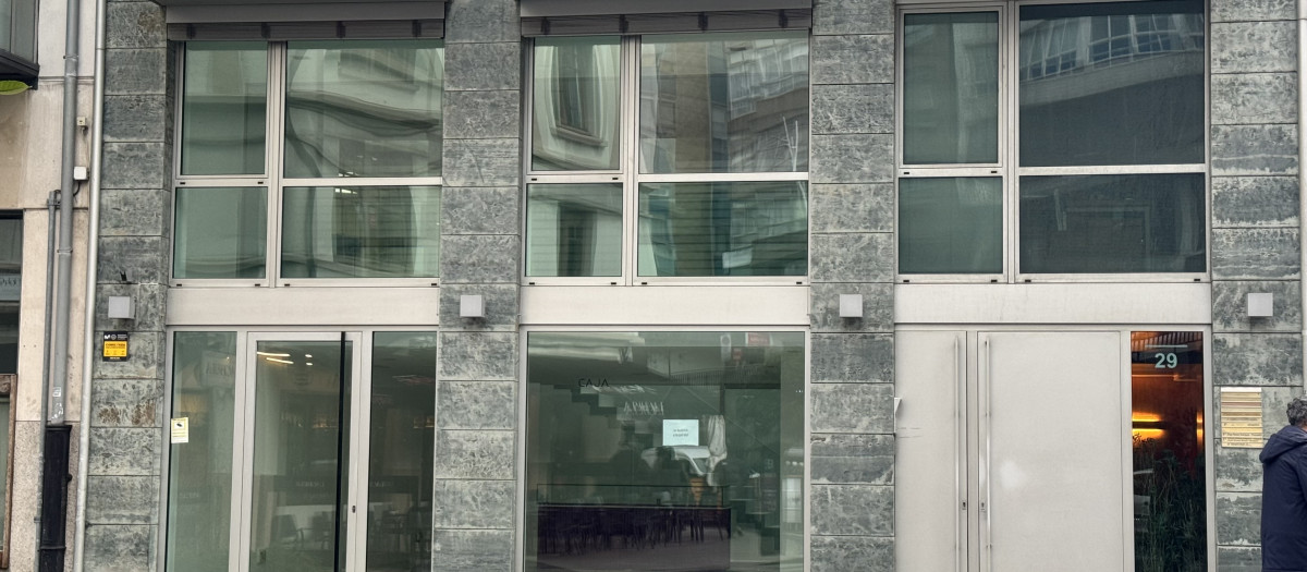 Tienda de zapatillas de la calle Emilia Pardo Bazán, en La Coruña