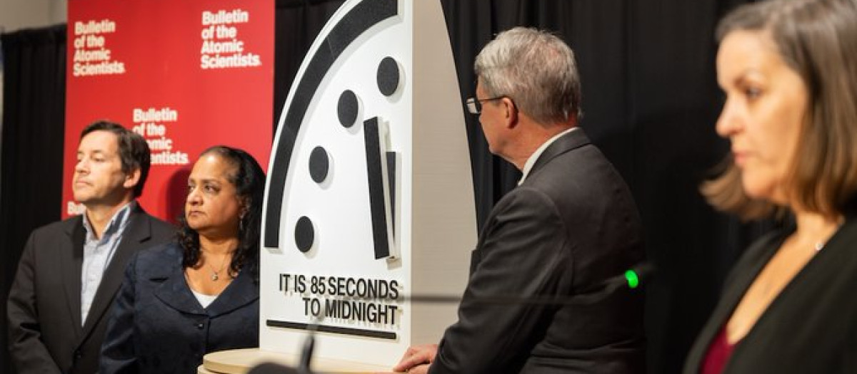 El Reloj del Fin del mundo se mueve 85 segundos hacia la medianoche