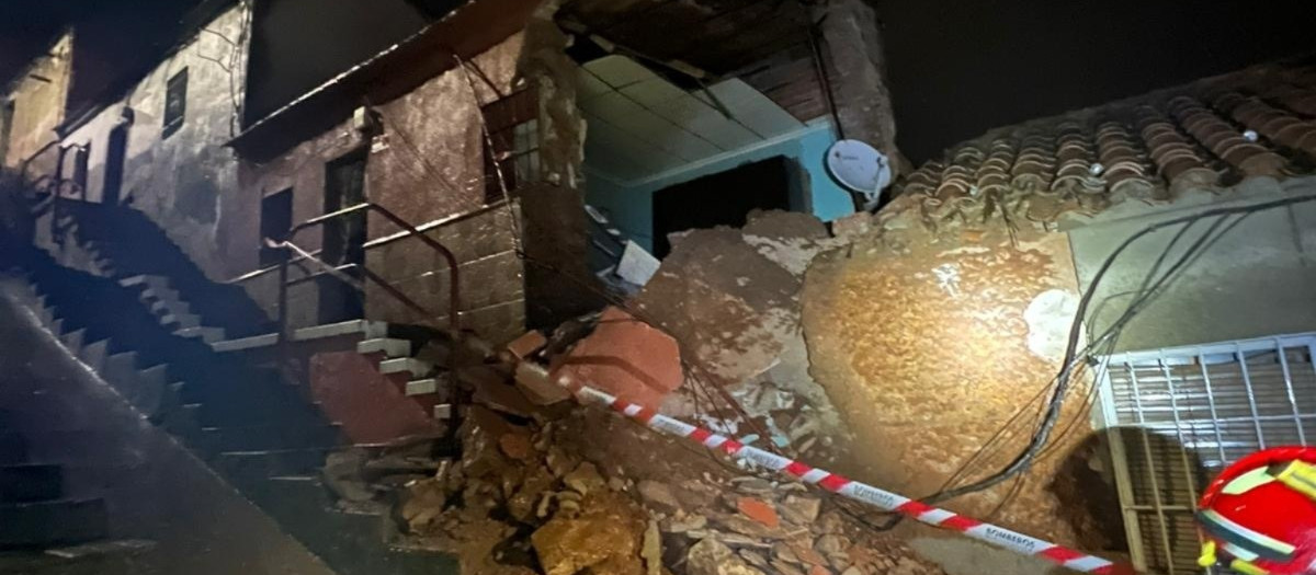 Derrumbe de dos viviendas en Puertollano.

REMITIDA / HANDOUT por SCIS
Fotografía remitida a medios de comunicación exclusivamente para ilustrar la noticia a la que hace referencia la imagen, y citando la procedencia de la imagen en la firma
28/1/2026