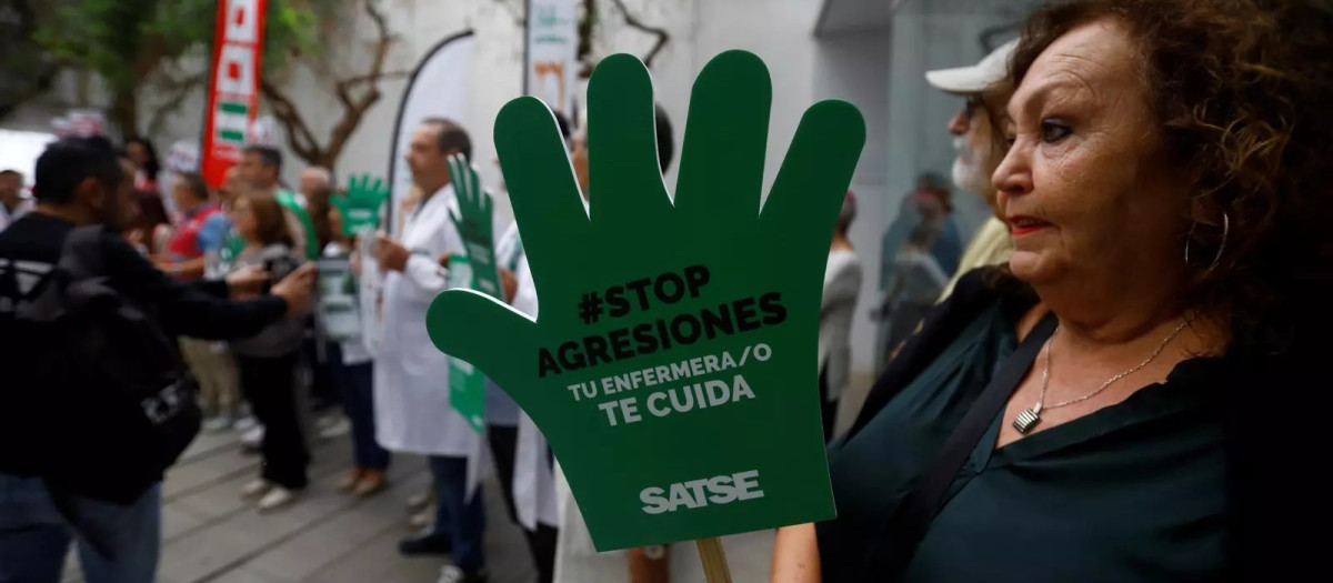 Protesta de Satse contra las agresiones a funcionarios