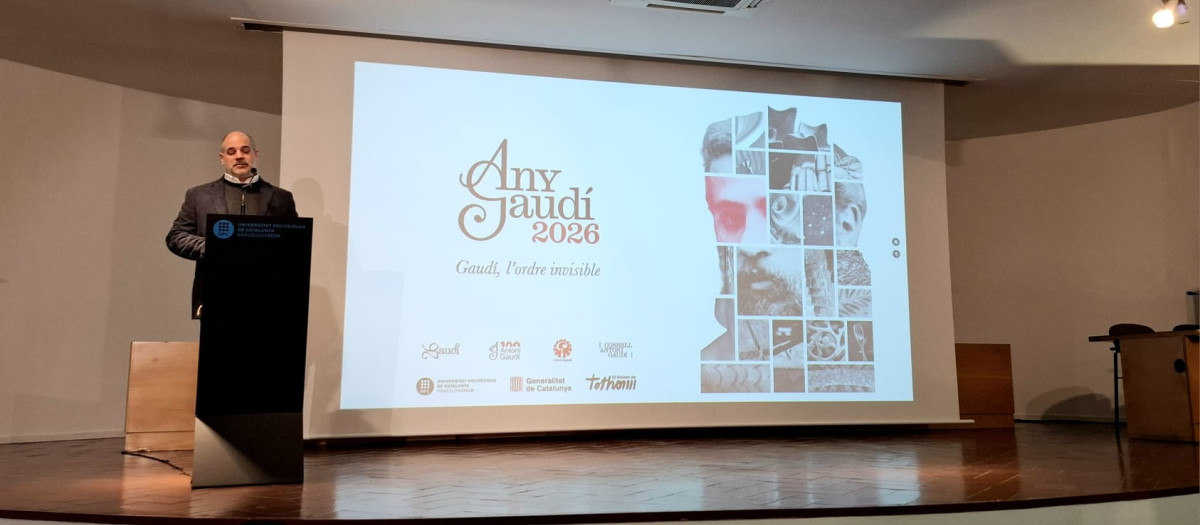 El comisario del Año Gaudí, Galdric Santana, durante la presentación