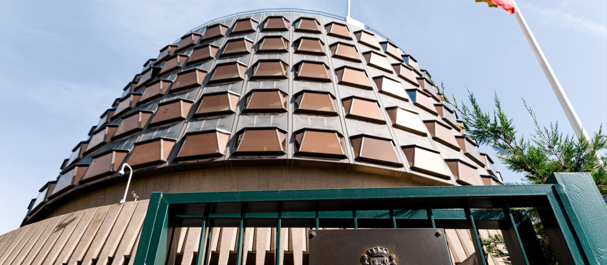 Exterior del Tribunal Constitucional, Inmaculada Montalbán Huertas, durante un Pleno jurisdiccional del Tribunal Constitucional, en la sede del TC, a 23 de junio de 2025, en Madrid (España). El Tribunal Constitucional (TC) celebra desde hoy, 23 de junio, un Pleno monográfico sobre la ley de amnistía donde se adentrará de lleno en el estudio de la ponencia redactada por la vicepresidenta del TC para responder al recurso presentado por el PP, que avala lo esencial de la norma jurídica. Se espera que la mayoría progresista apoye el borrador y que la sentencia llegue hacia final de semana.

Carlos Luján / Europa Press
23/6/2025