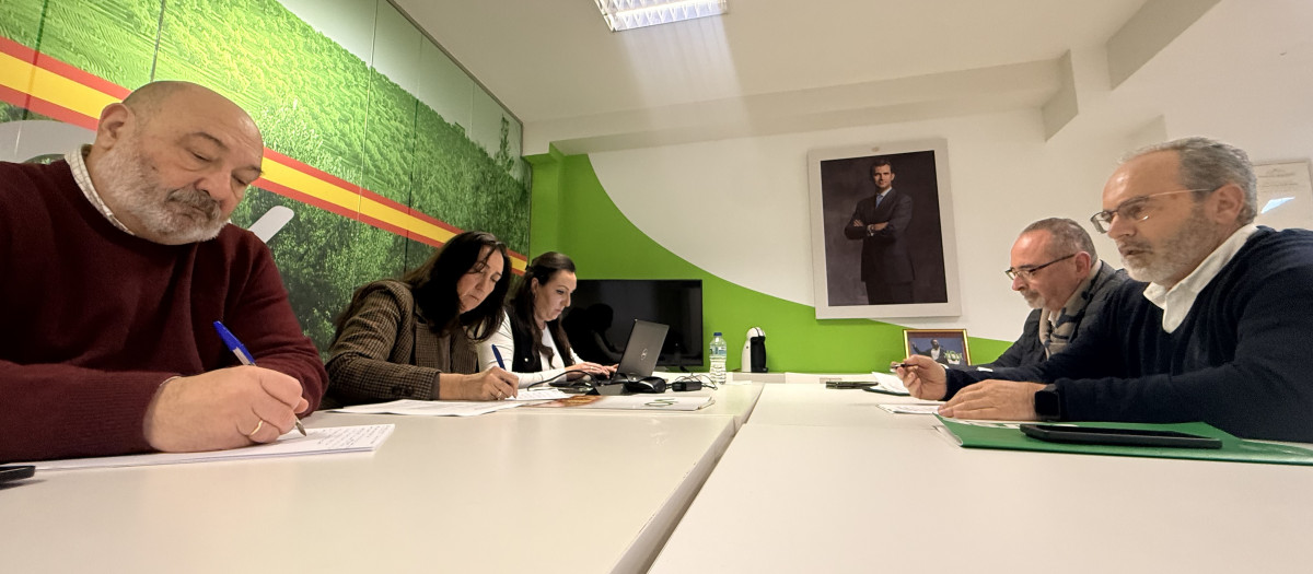 Imagen de la reunión entre representantes de Vox Córdoba y de Satse
