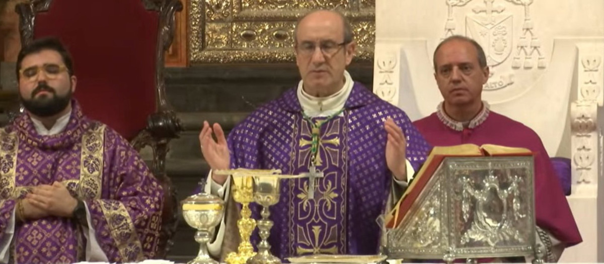 Un momento de la misa oficiada por monseñor Fernández