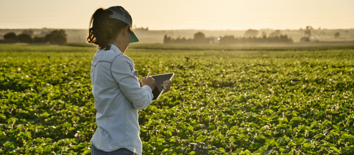 Una joven agricultora, en una imagen de recurso