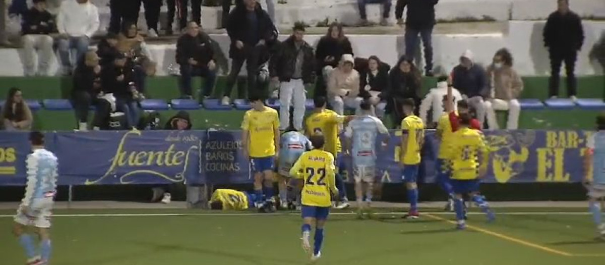 Momento que denuncia el Ciudad de Lucena