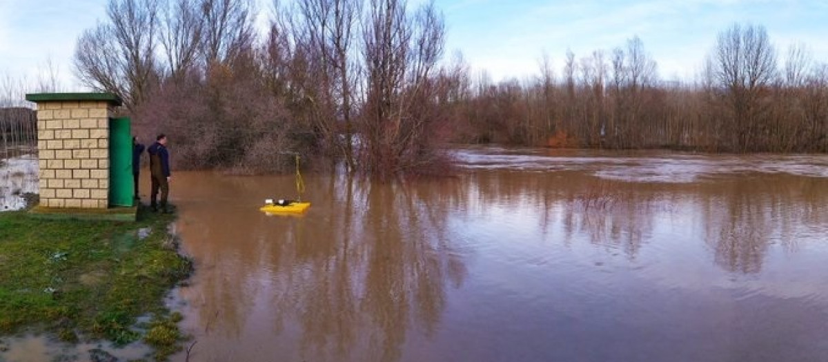 Crecida de un río en la provincia de León, imagen de archivo