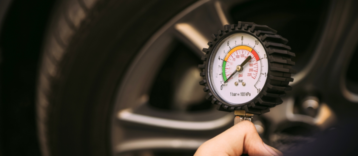 La presión de los neumáticos modifica el comportamiento de un coche