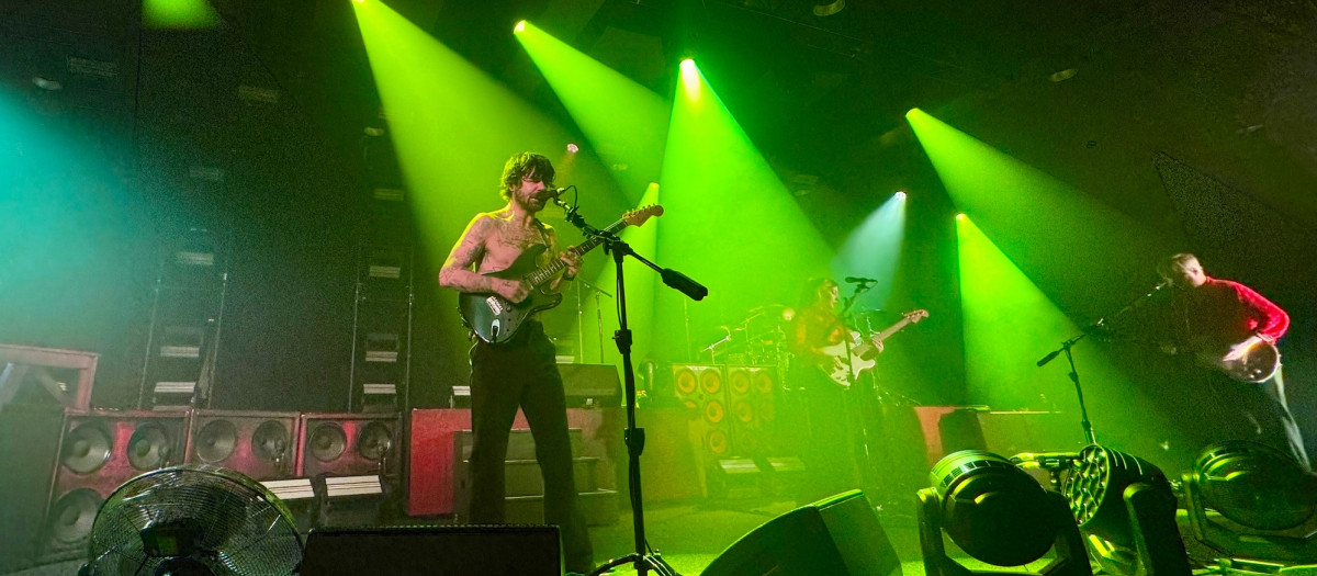 Imagen de la banda Biffy Clyro durante su concierto en el Auditorio del Roig Arena