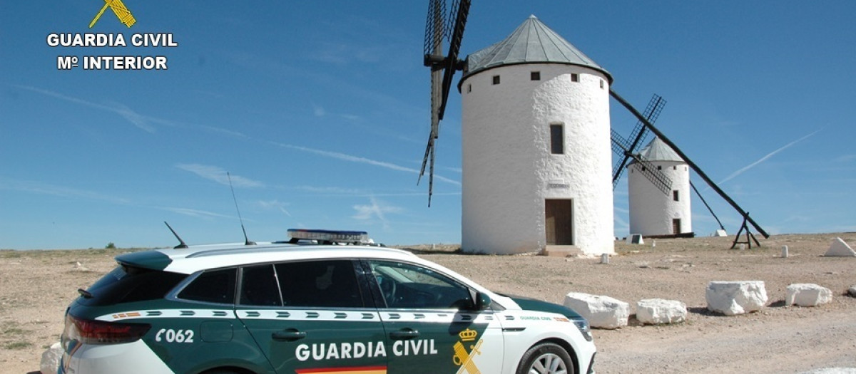 Vehículo de la Guardia Civil en Campo de Criptana.

REMITIDA / HANDOUT por GUARDIA CIVIL
Fotografía remitida a medios de comunicación exclusivamente para ilustrar la noticia a la que hace referencia la imagen, y citando la procedencia de la imagen en la firma
04/2/2026