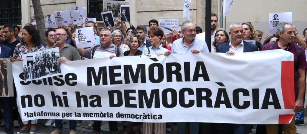 Protesta contra la derogación de la ley de memoria democrática en 2024