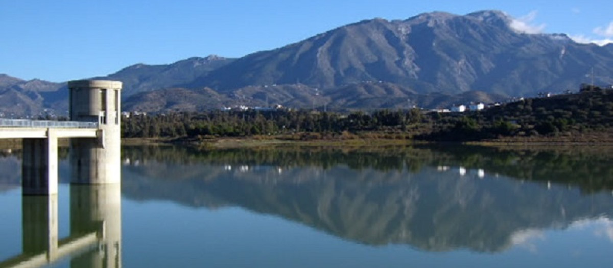 Pantano de la Viñuela revive tras años de expolio, mala gestión y sequía