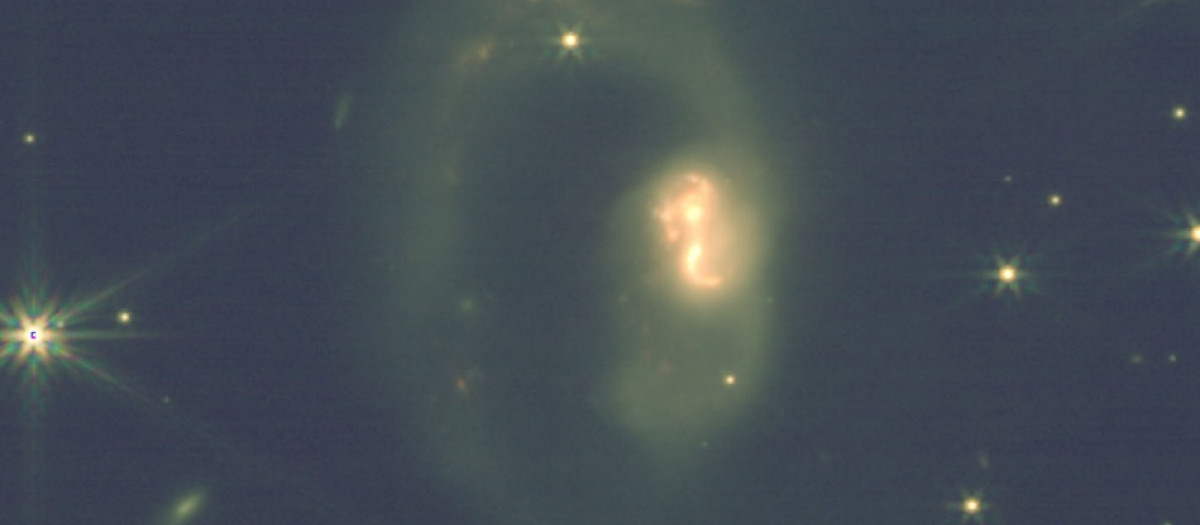 Imagen de la galaxia IRAS 07251–0248 obtenida por el telescopio JWST