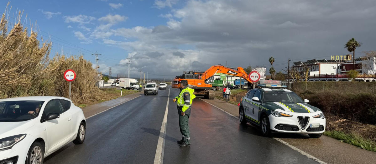 Antigua N-VI a su paso por Alcolea