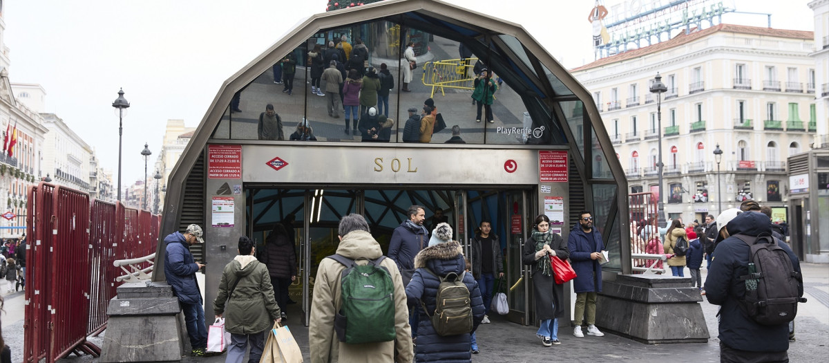 Entrada de la estación de Sol de Cercanías