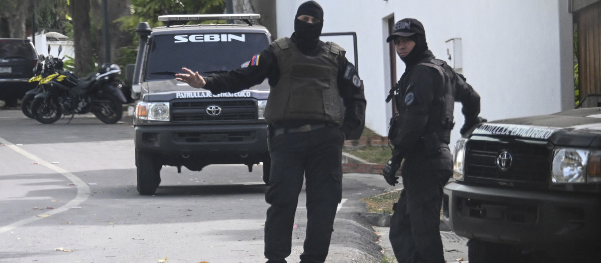 Oficiales del Servicio Bolivariano de Inteligencia Nacional (SEBIN) en Caracas