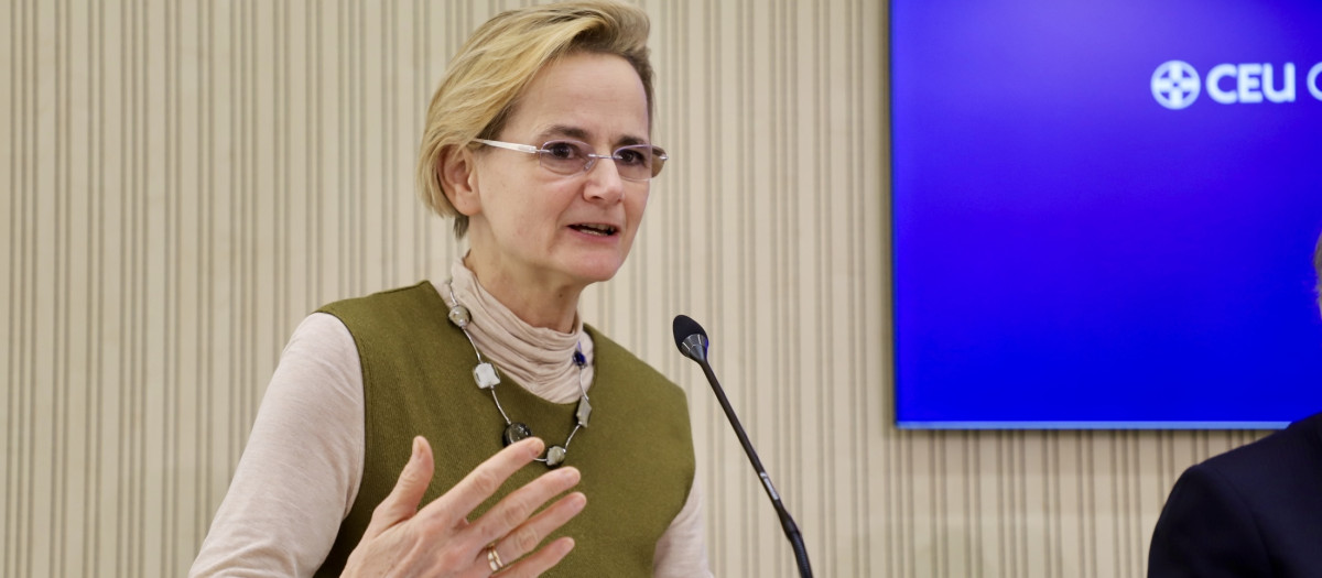 La eurodiputada y ex embajadora de Hungría en España, Enikö Györi