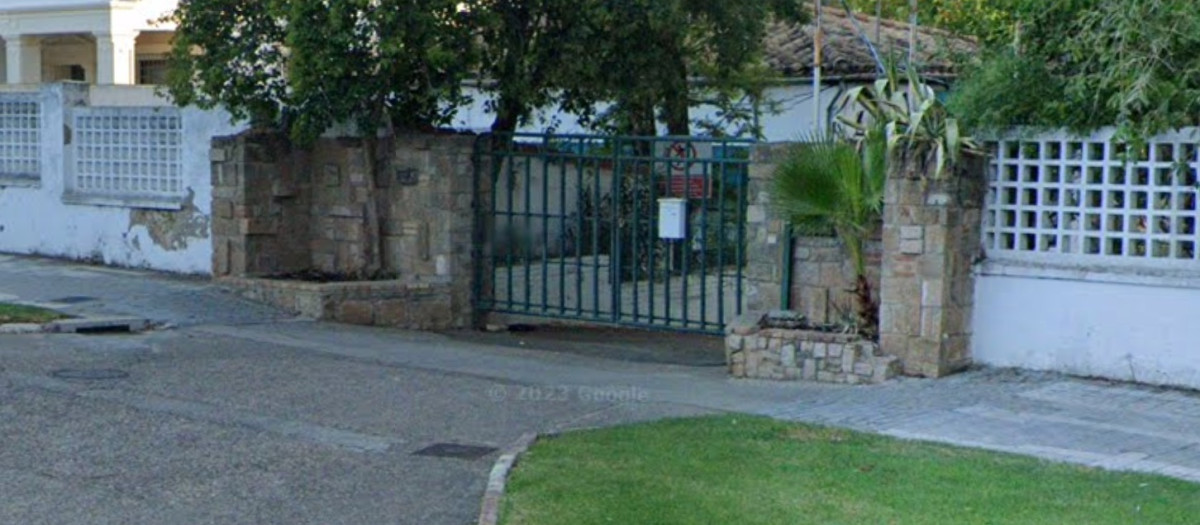 Entrada al cerrado Camping Municipal de Córdoba