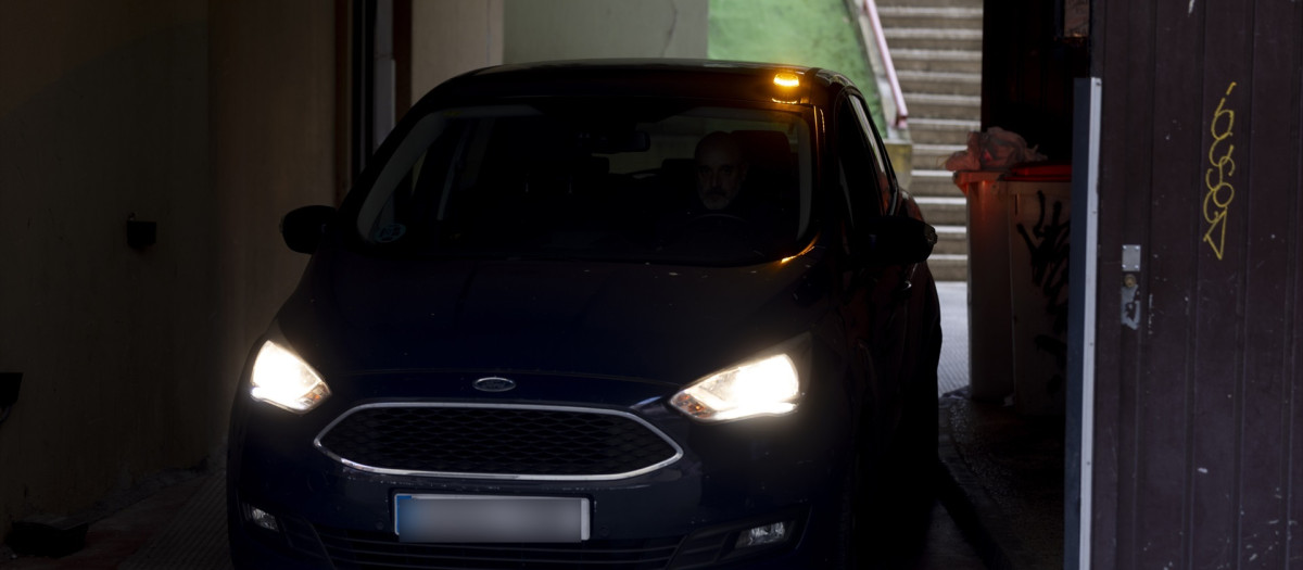 Imagen de archivo de un vehículo con la baliza V16