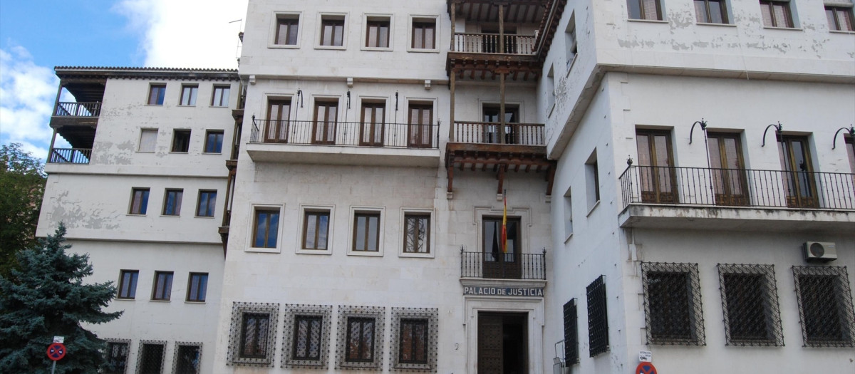 (Foto de ARCHIVO)
Constituido el Tribunal del Jurado que juzgará a Sergio Morate compuesto por siete hombres y dos mujeres


19/10/2017