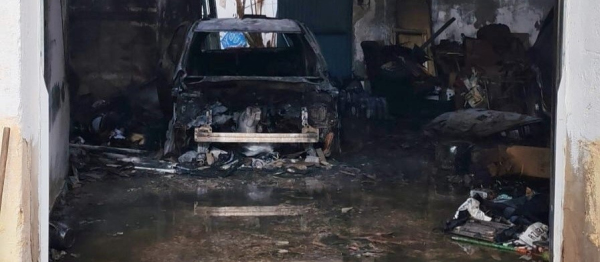 Rescatadas dos personas del incendio originado en el garaje de una vivienda de Madrigueras

REMITIDA / HANDOUT por GUARDIA CIVIL
Fotografía remitida a medios de comunicación exclusivamente para ilustrar la noticia a la que hace referencia la imagen, y citando la procedencia de la imagen en la firma
10/2/2026