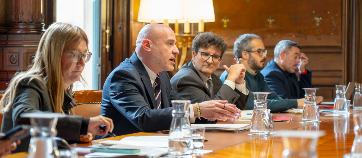 El delegado del Gobierno en Cataluña, Carlos Prieto, durante la reunión