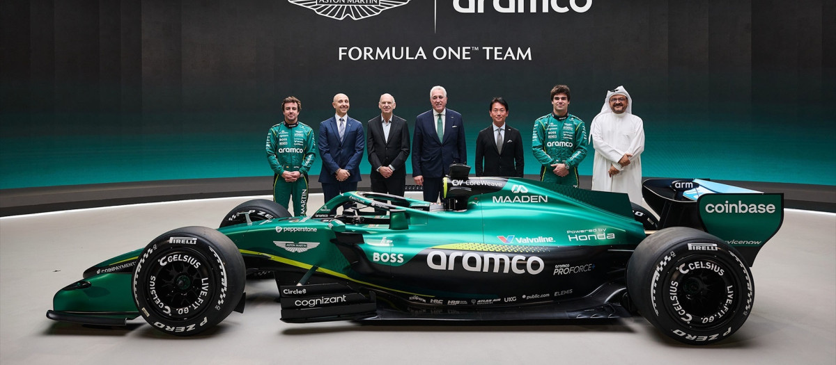 Foto de familia tras la presentación del AMR26 de Aston Martin

REMITIDA / HANDOUT por ASTON MARTIN F1 TEAM
Fotografía remitida a medios de comunicación exclusivamente para ilustrar la noticia a la que hace referencia la imagen, y citando la procedencia de la imagen en la firma
09/2/2026