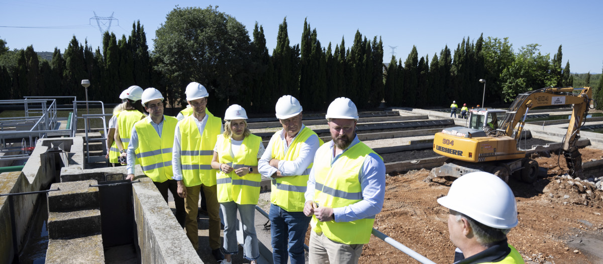 Imagen de la visita de la Diputación de Castellón a una de las depuradoras