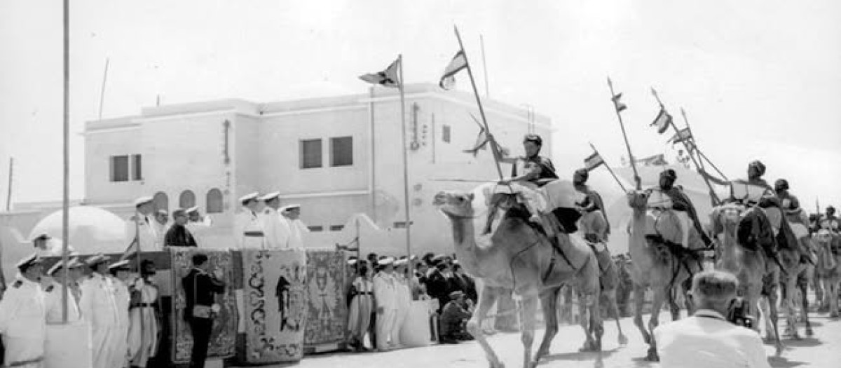 Tropas españolas en El Aaiún, capital del Sáhara español, en 1962