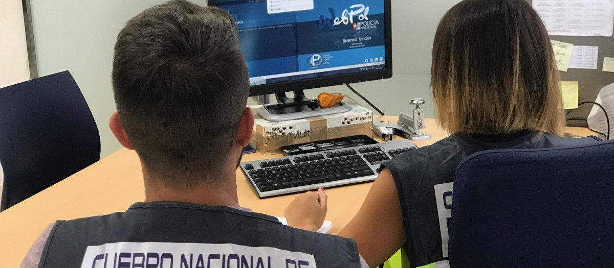 Imagen de unos agentes de la Policía Nacional